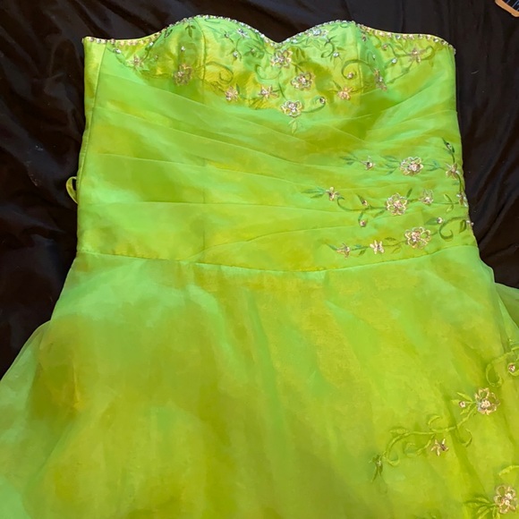 Green Prom Dress - Picture 1 of 5